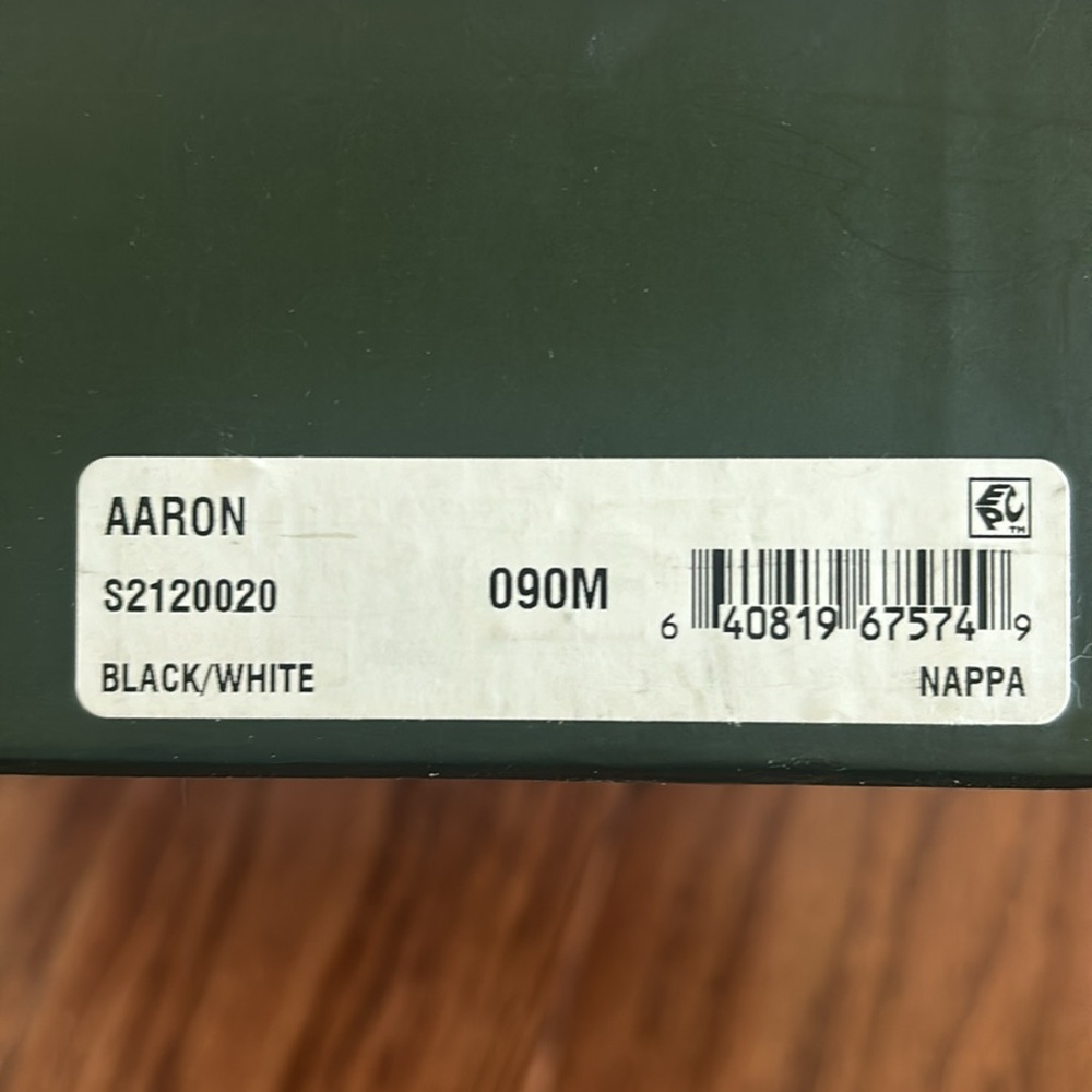 - NWT Kate spade sneaker - Picture 12 of 14